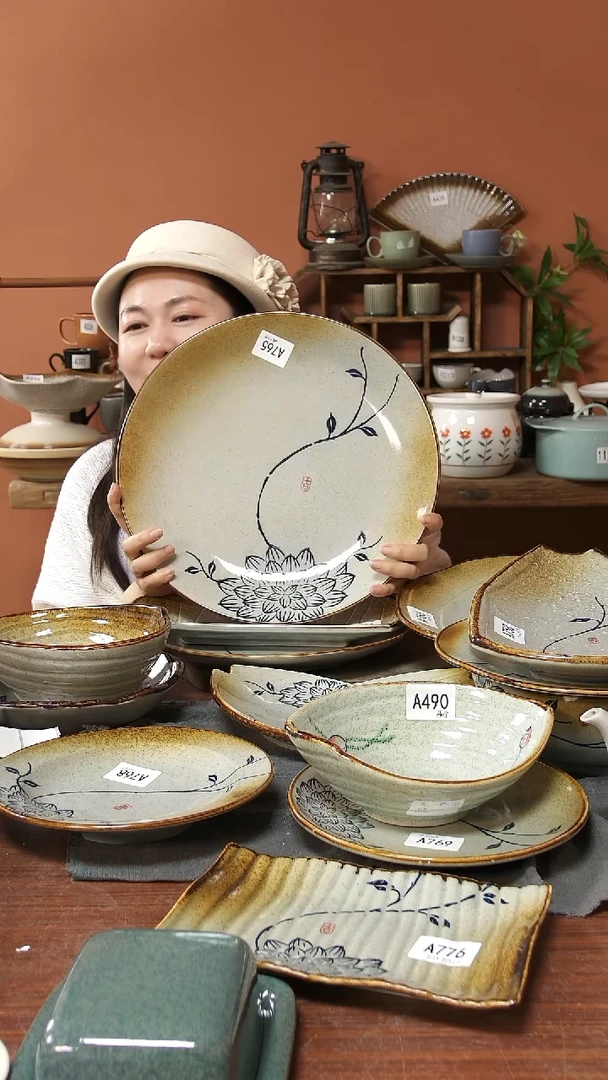 陶瓷A765 一只手绘蓝莲花超大圆盘36*5微瑕