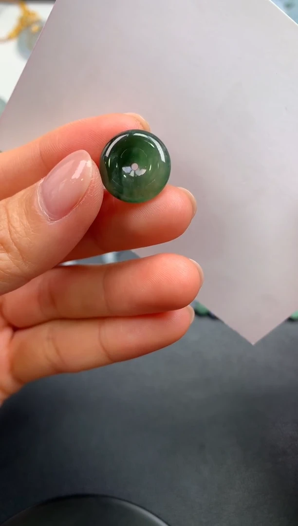 颈饰未镶嵌翡翠无鉴赏期无证书