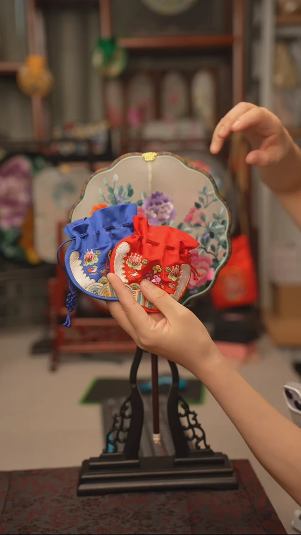 扇子绣花吊坠非遗