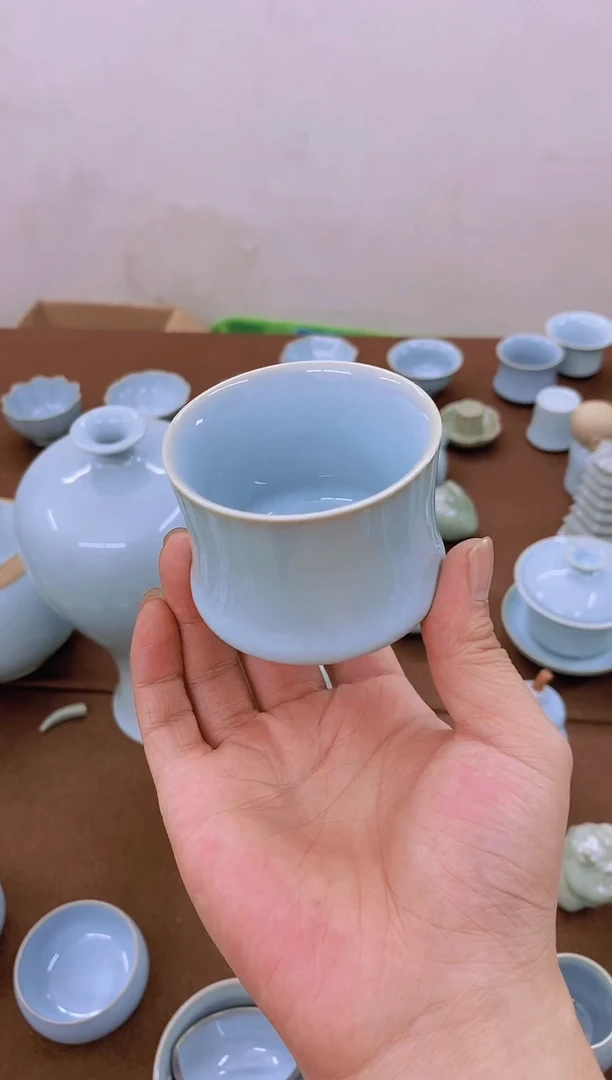 杯子微瑕原矿天青釉支钉束腰杯