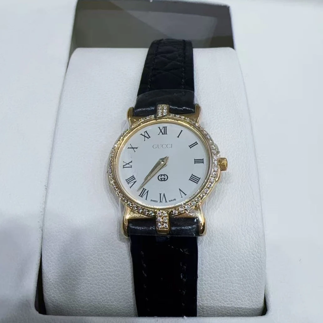 95新 GUCCI/古驰 石英表后镶钻盘23/256100570