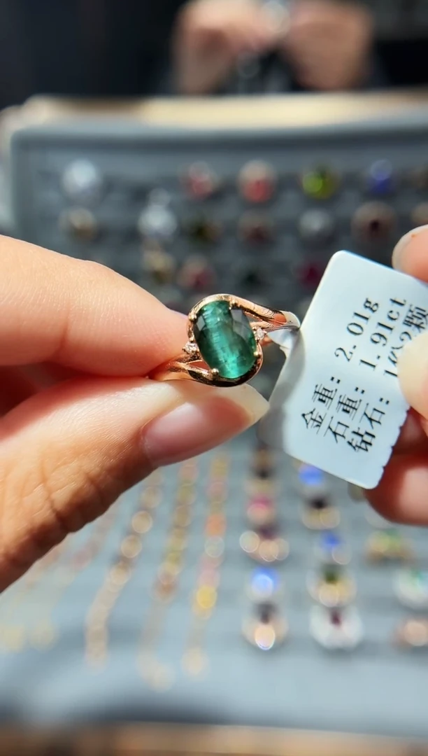 18K金镶嵌戒指碧玺1.91.