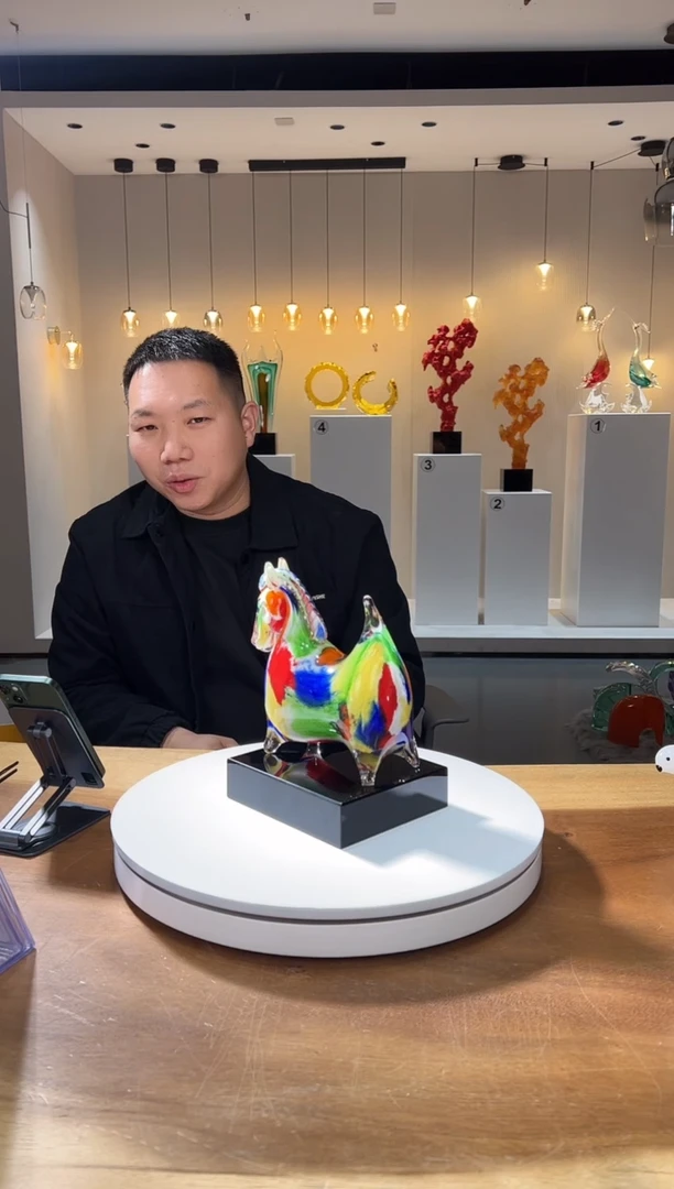 【闪购商品】摆件彩虹马+140*160透明底座