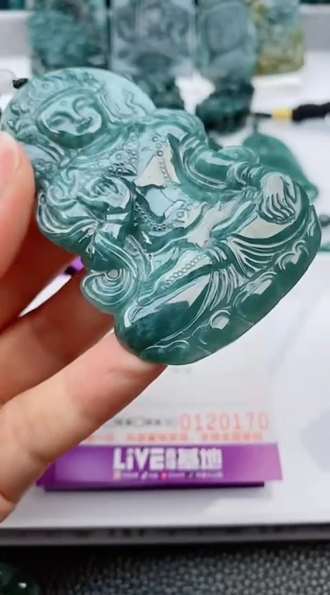 翡翠未镶嵌颈饰
