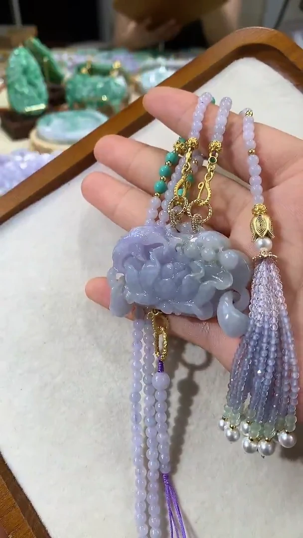 颈饰未镶嵌翡翠吊坠