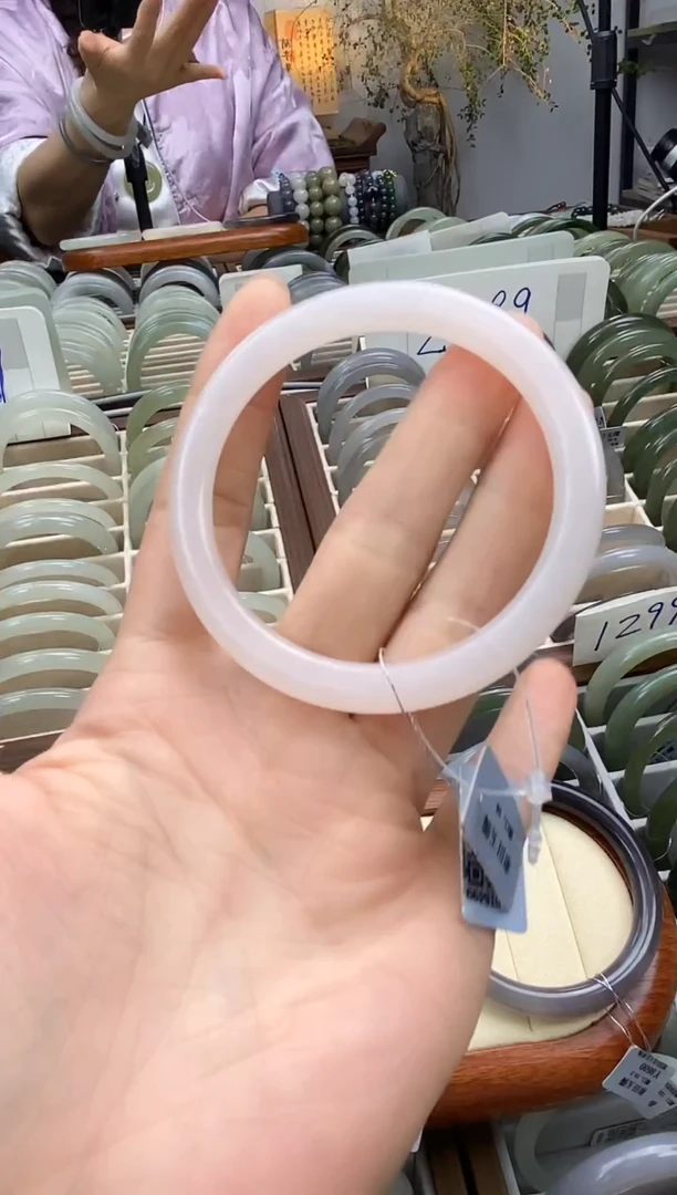 未镶嵌手镯和田玉藕粉圈口56mm