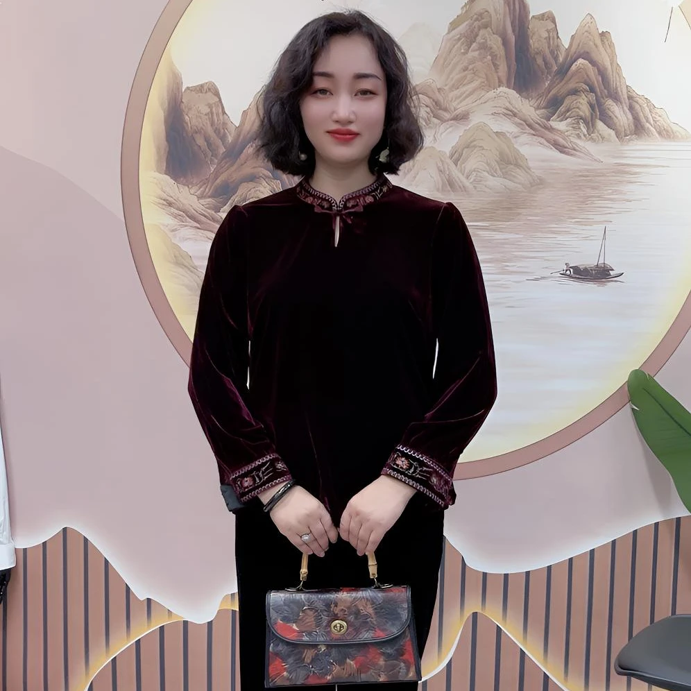 复古显瘦妈妈衫丝绒植绒刺绣水滴领