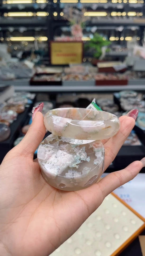 【闪购商品】石英质玉手镯未镶嵌60圈口（赠品镯心）S921154