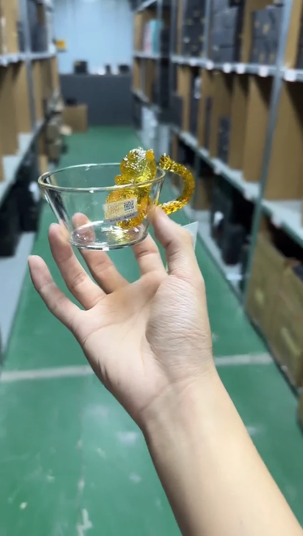 泡澡猫主人杯晶焱