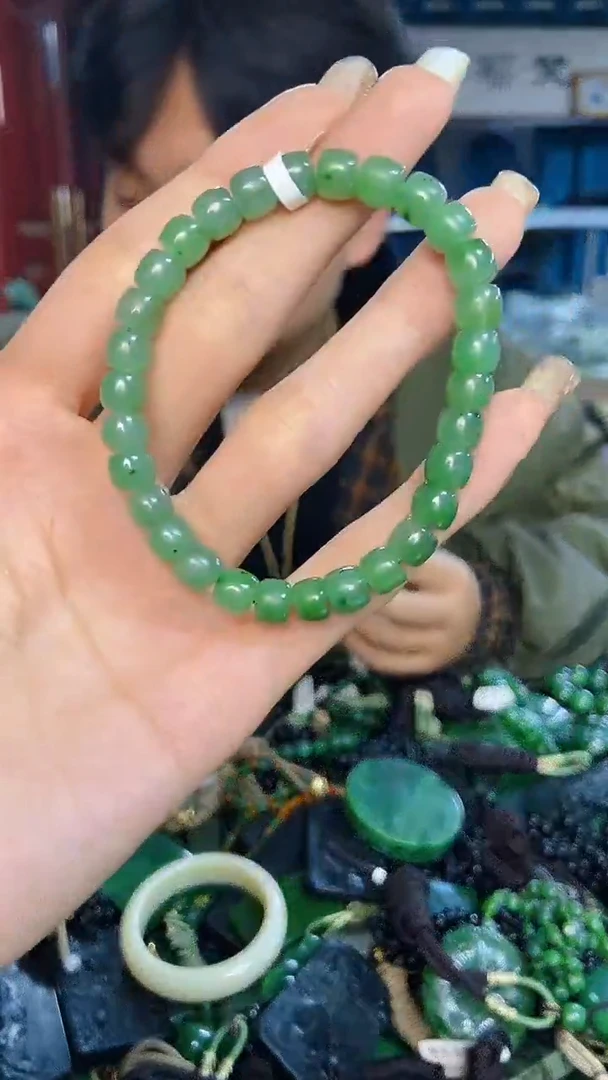 未镶嵌和田玉挂件1