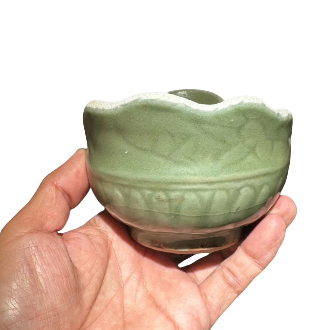 龙泉青瓷花罐，口径11.5厘米，随形改制，陶瓷功夫茶具手工小茶碗