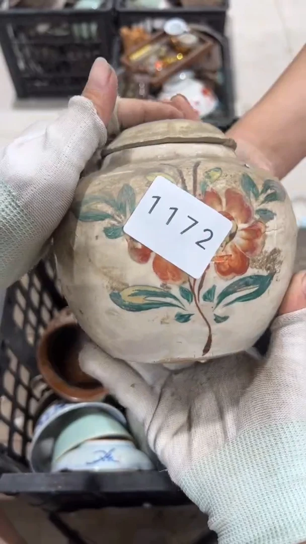 陶瓷依****空工艺品08131172