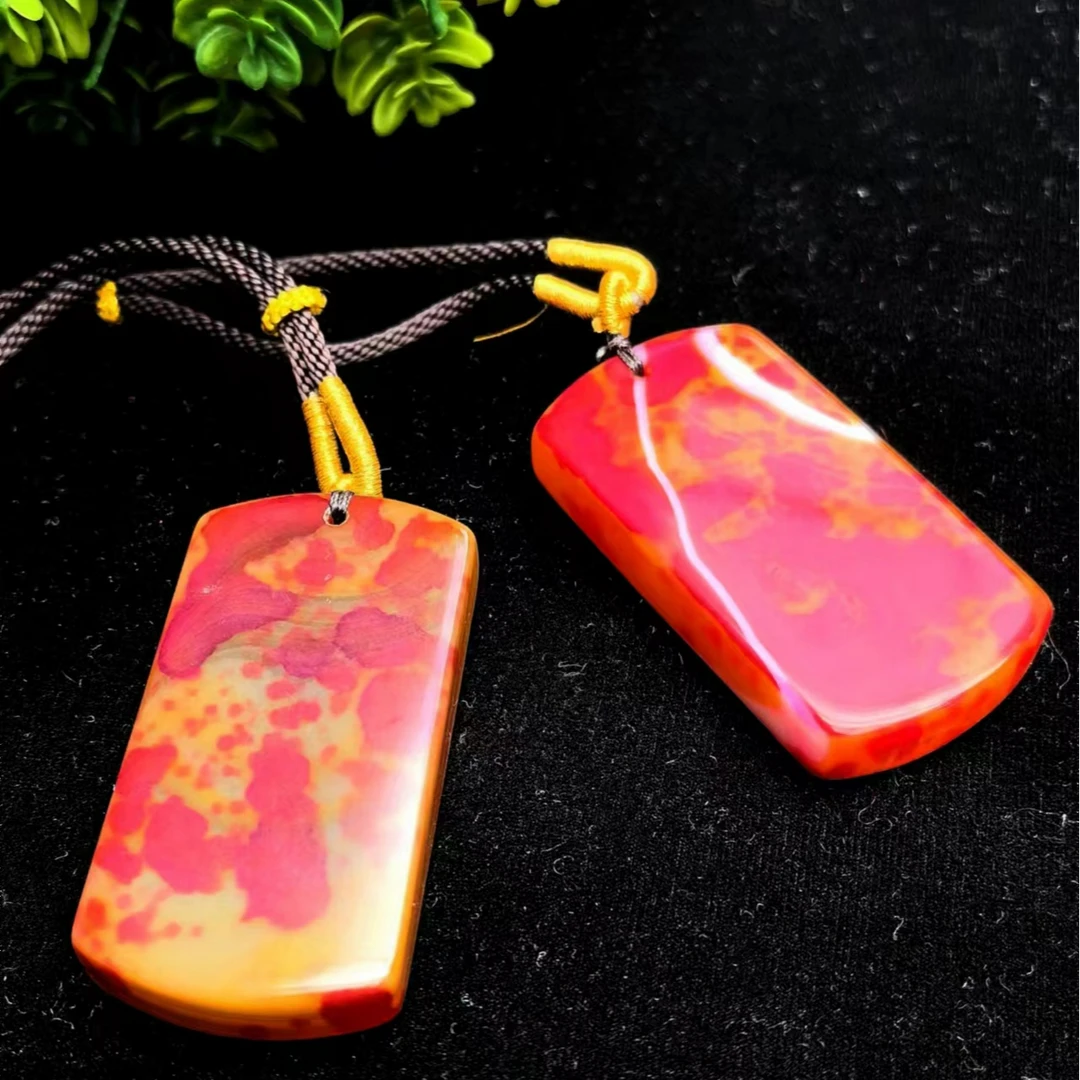 S6842【福嘟嘟】仙芝玄黄石斛红无事牌吊坠-配绳-多样性只发一件