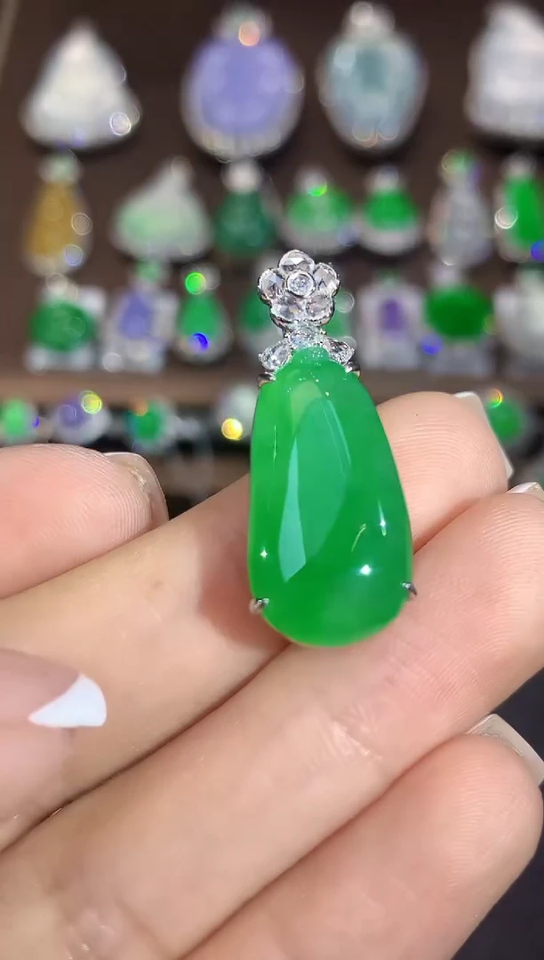 吊坠(不含链)18K金镶嵌翡翠A116