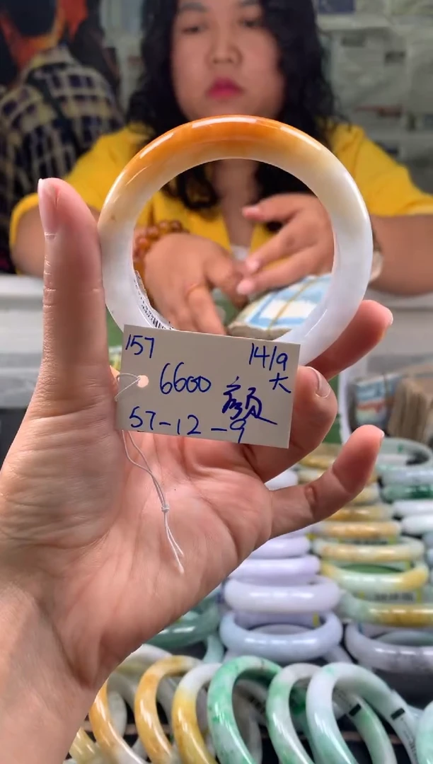 未镶嵌手镯翡翠颜*?翡翠手镯 下单联系小耳机#157
