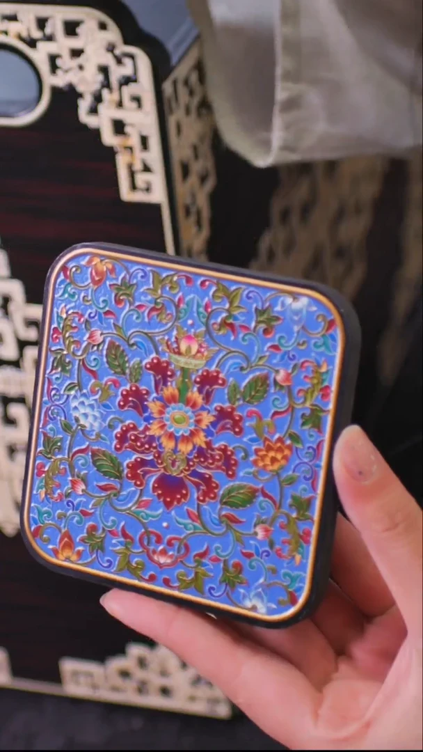 壹藏贰宝繁花图案杯垫一片