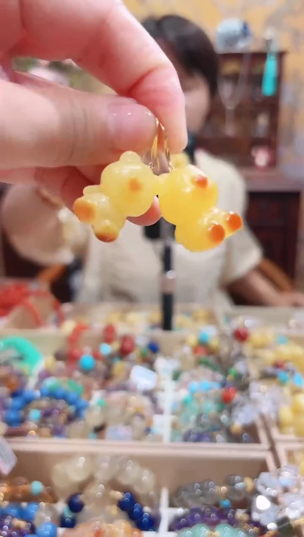 蜜蜡18K金镶嵌耳饰设计款珠串