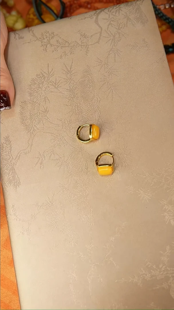 【闪购商品】琥珀耳饰银S925镶嵌耳饰