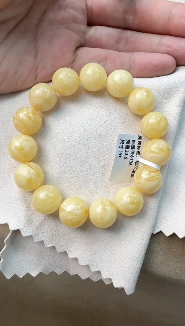 手串蜜蜡未镶嵌?***。蜜蜡手串