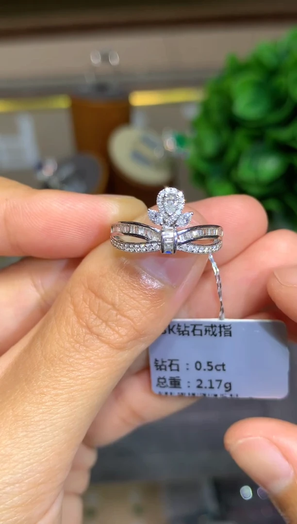 18K金镶嵌戒指/指环钻石0.5ct