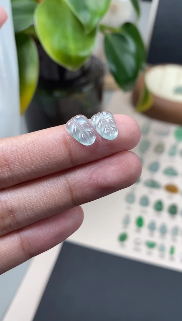 【闪购商品】翡翠颈饰未镶嵌翡翠冰晴叶子一对