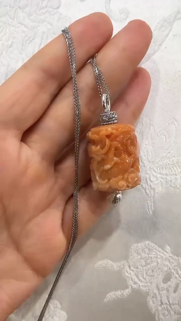 翡翠未镶嵌颈饰国风