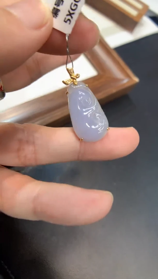 颈饰18K金镶嵌翡翠如意