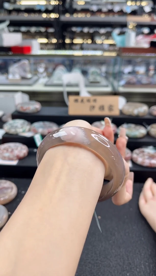 未镶嵌手镯石英质玉六*六圈口（赠品镯心）