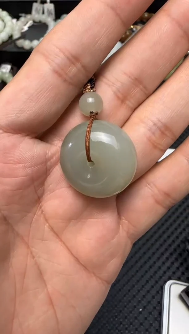 吊坠(赠链)未镶嵌和田玉平安扣