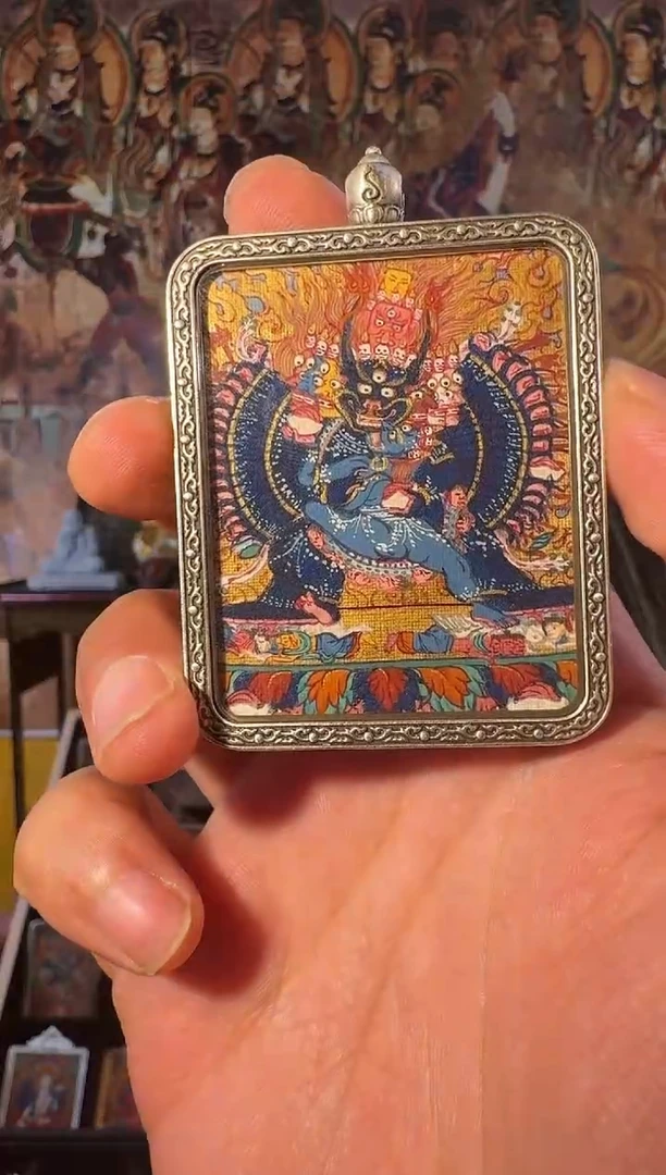 吊坠藏卡大威德带纯银壳捡漏价！！！