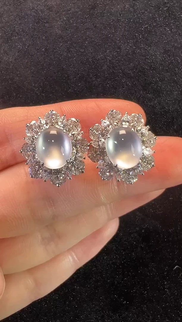 18K金镶嵌翡翠耳钉高冰玻璃种蛋面耳钉