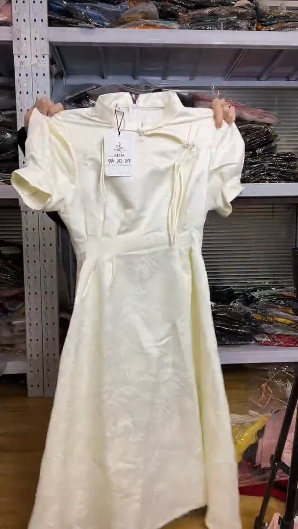 连衣裙   2XL码  125-135斤