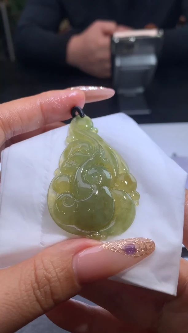 未镶嵌定制翡翠梨*酱翡翠