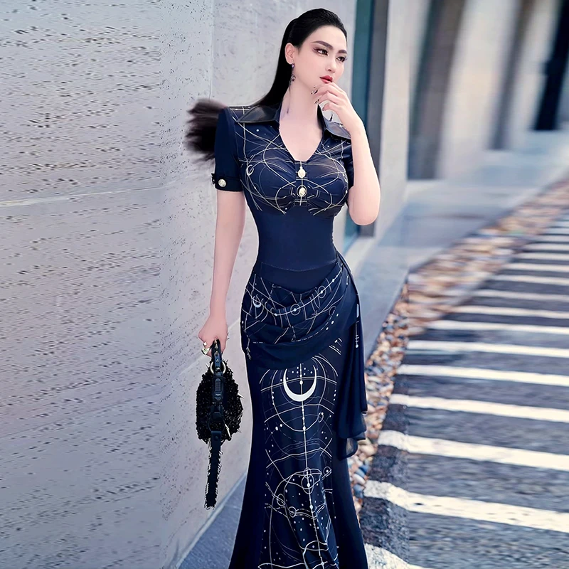 夏季原创小众星图印花鱼尾裙2025新款气质减龄收腰过膝连衣裙