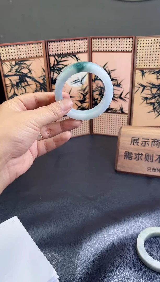 未镶嵌手镯定制翡翠手镯定制