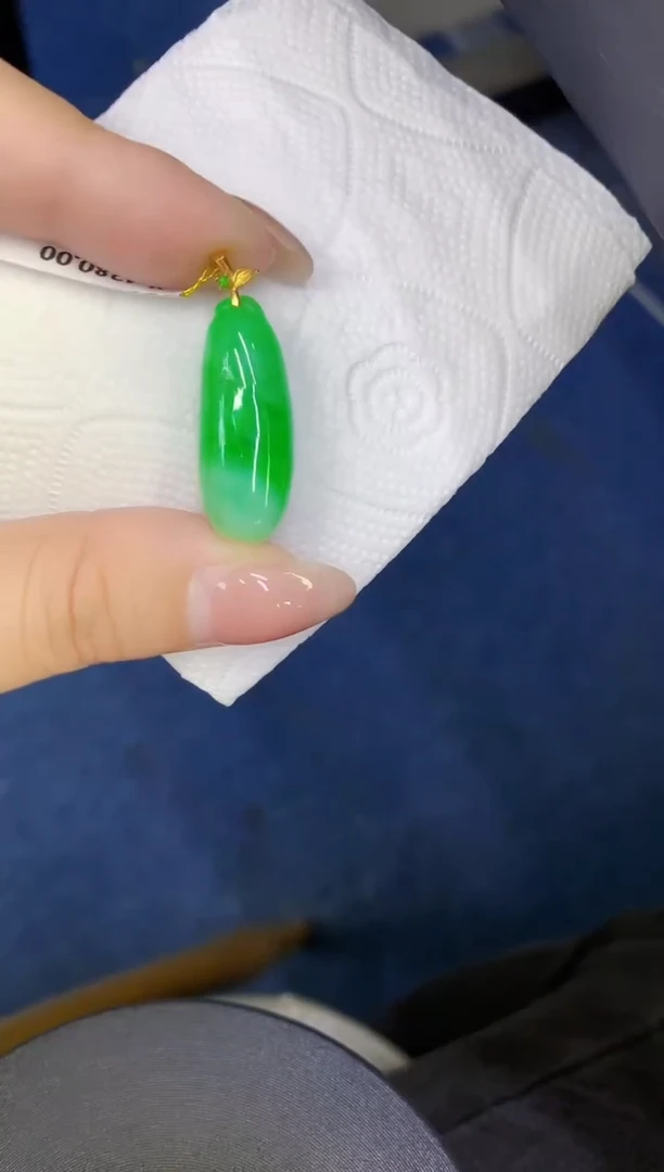 颈饰18K金镶嵌翡翠缅甸天然翡翠A货