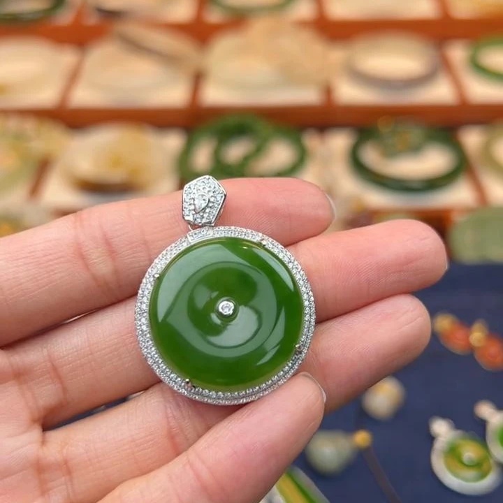 和田玉碧玉S925银镶嵌吊坠
