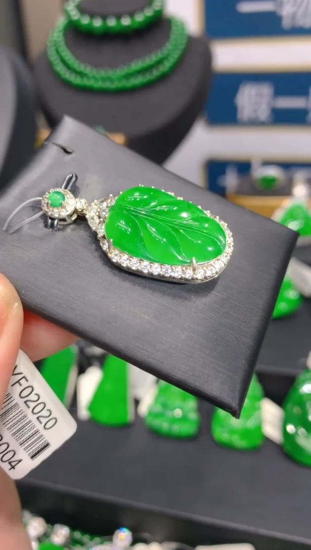 颈饰银S925镶嵌翡翠11一季