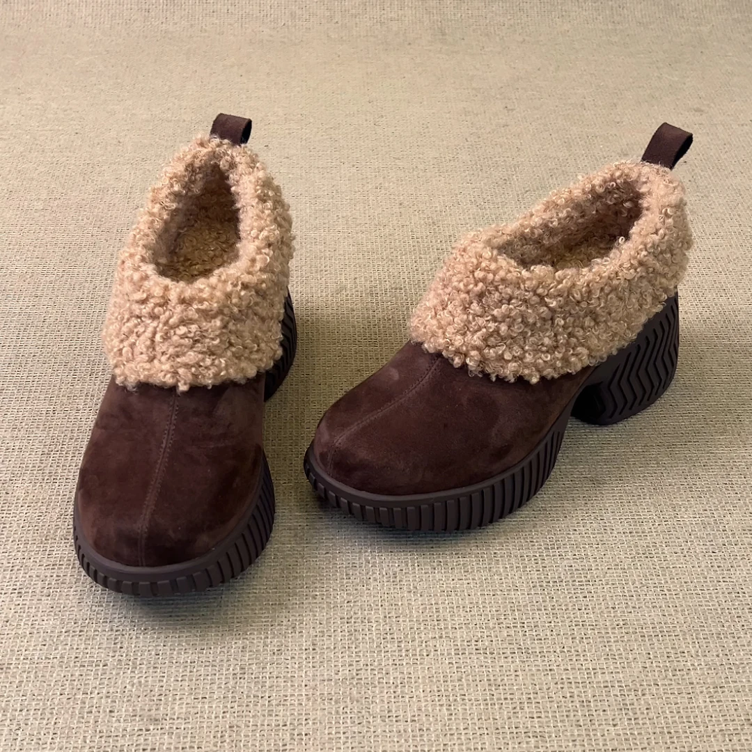 RubyL/8cm秋冬保暖通勤复古风磨砂舒适一脚蹬圆头厚底单鞋女款