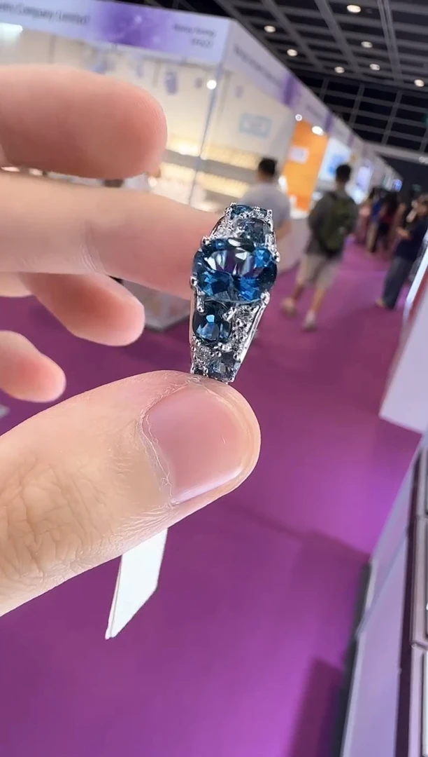 银S925镶嵌戒指托帕石9*7mm伦敦蓝