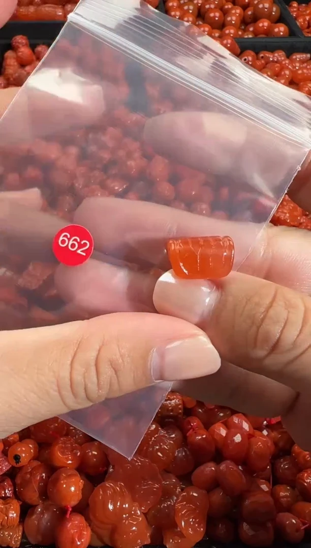 颈饰未镶嵌南红玛瑙1