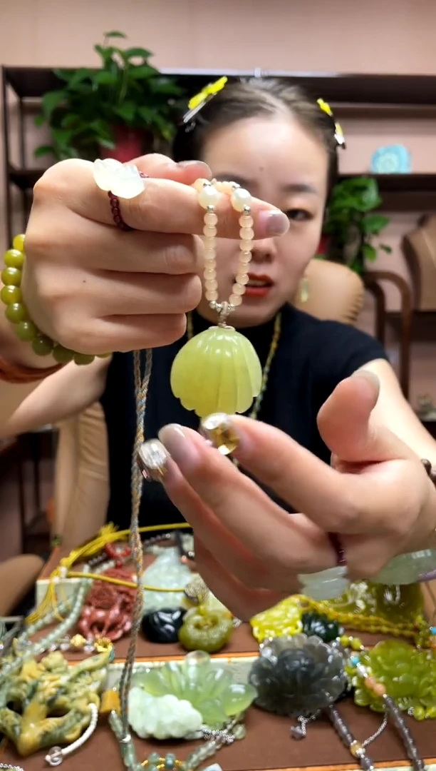 未镶嵌岫玉吊坠·