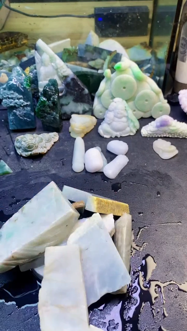 翡翠挂件未镶嵌053