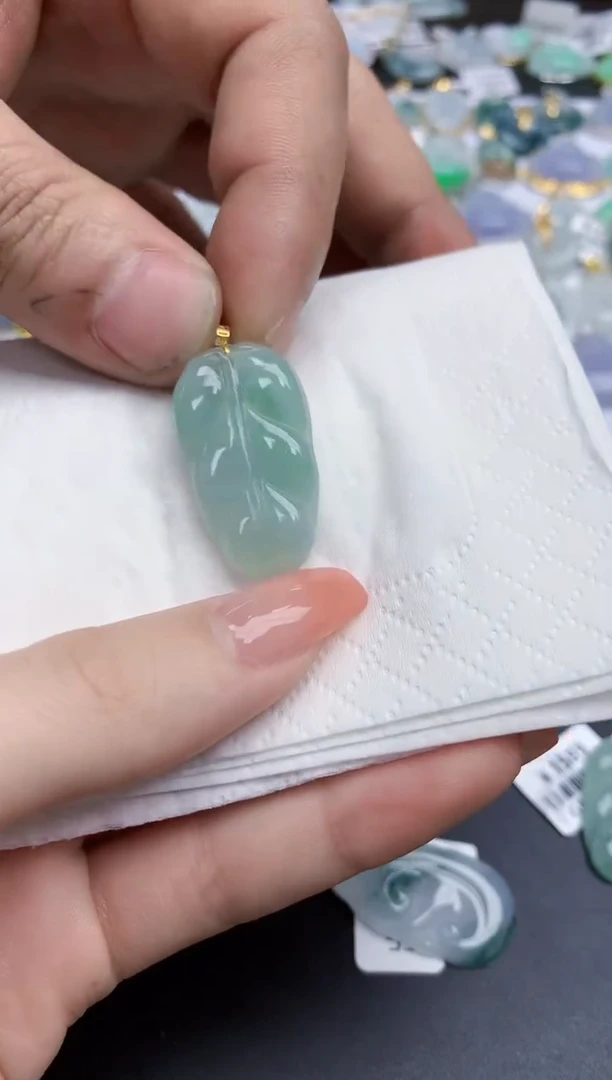【闪购商品】翡翠颈饰未镶嵌天然缅甸翡翠A货