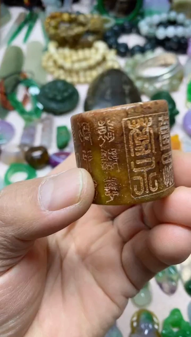 【闪购商品】9直播间 的实时画面