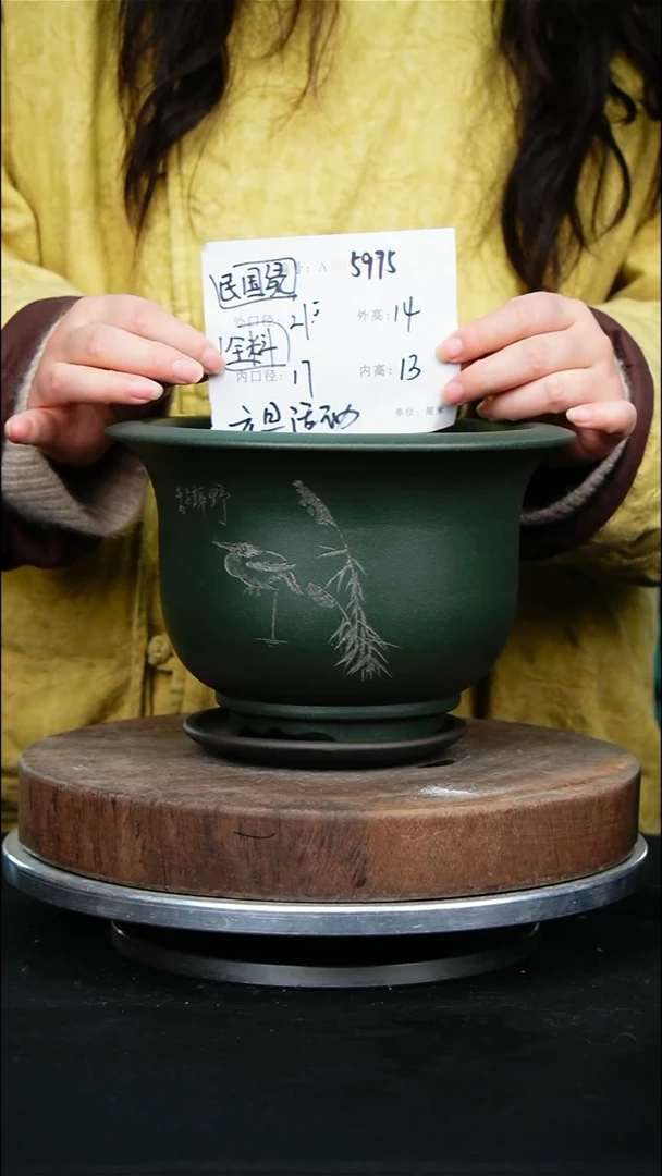 紫砂花盆山****人5975+z紫砂花盆