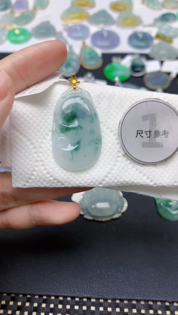 翡翠18K金镶嵌颈饰天然缅甸A货翡翠