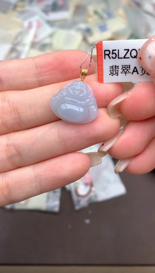 18K金镶嵌挂件翡翠一
