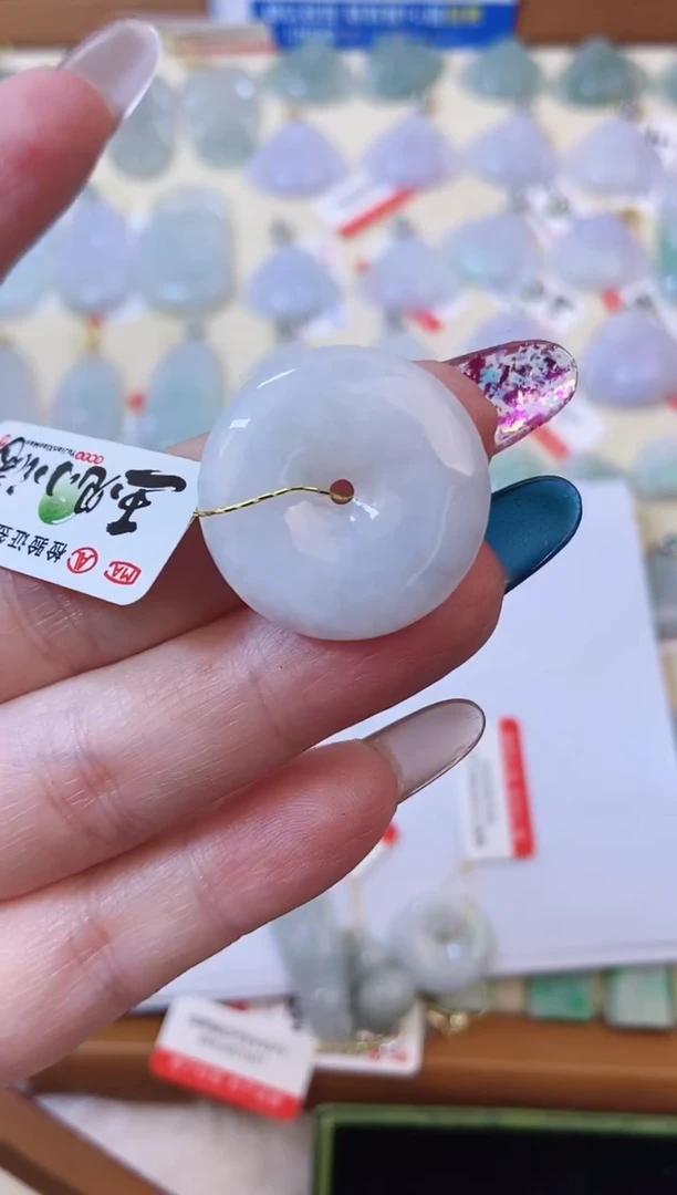 【闪购商品】翡翠颈饰未镶嵌天然缅甸A货翡翠颈饰配绳带礼盒