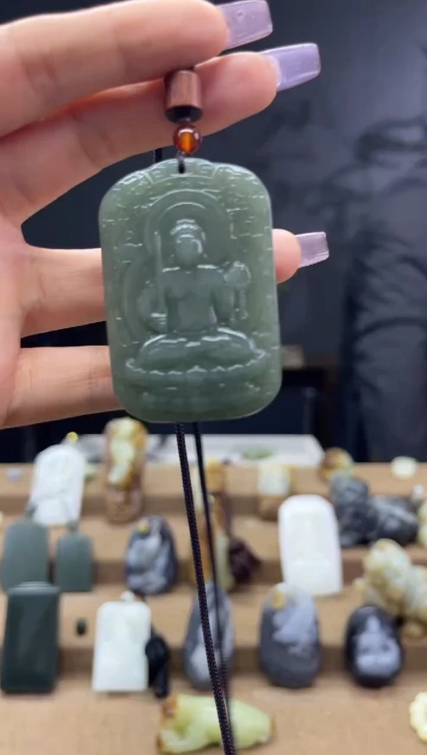 颈饰未镶嵌和田玉1